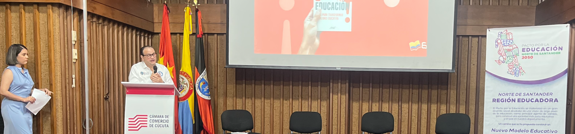 OIRE participa en el lanzamiento del libro repensar la educación en la cámara de comercio de Cúcuta.