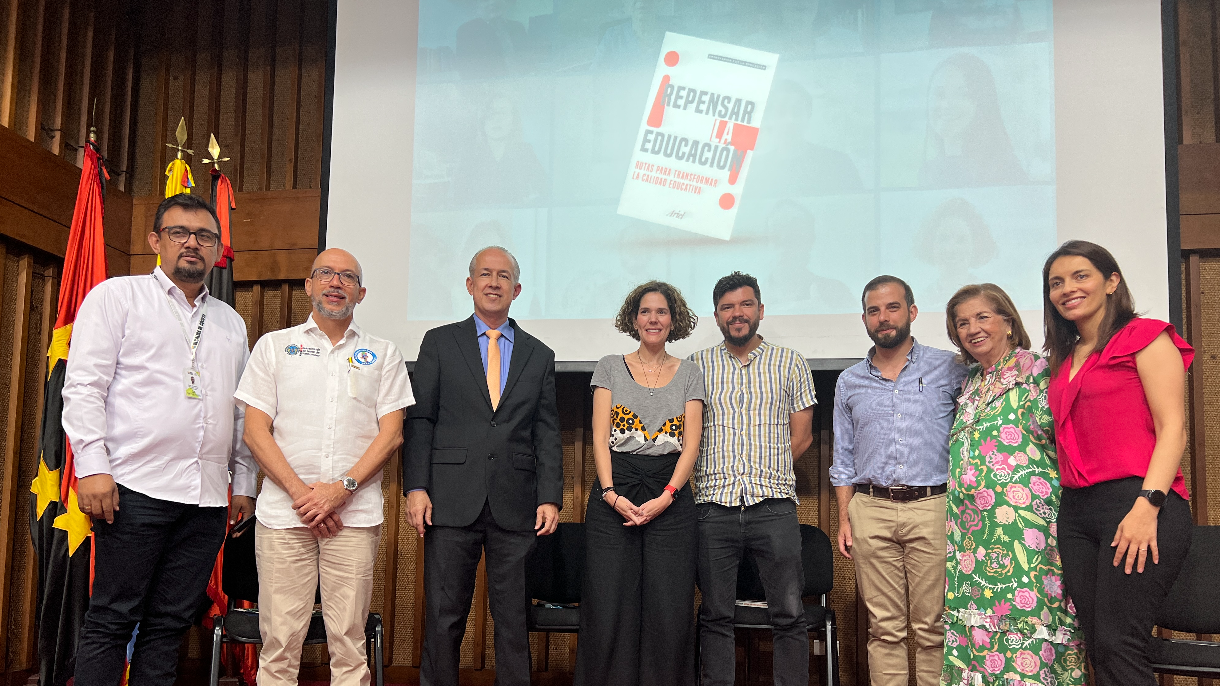 OIRE participa en el lanzamiento del libro repensar la educación en la cámara de comercio de Cúcuta.