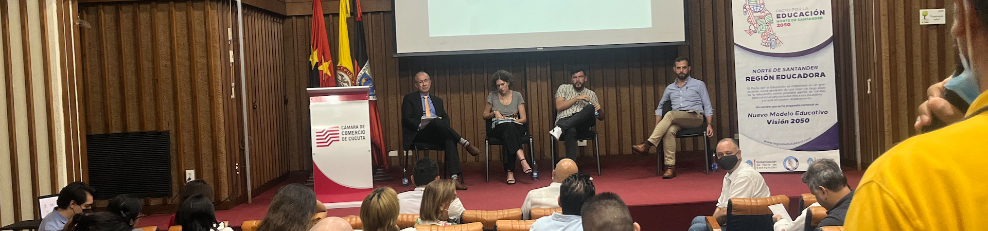 OIRE participa en el lanzamiento del libro repensar la educación en la cámara de comercio de Cúcuta.